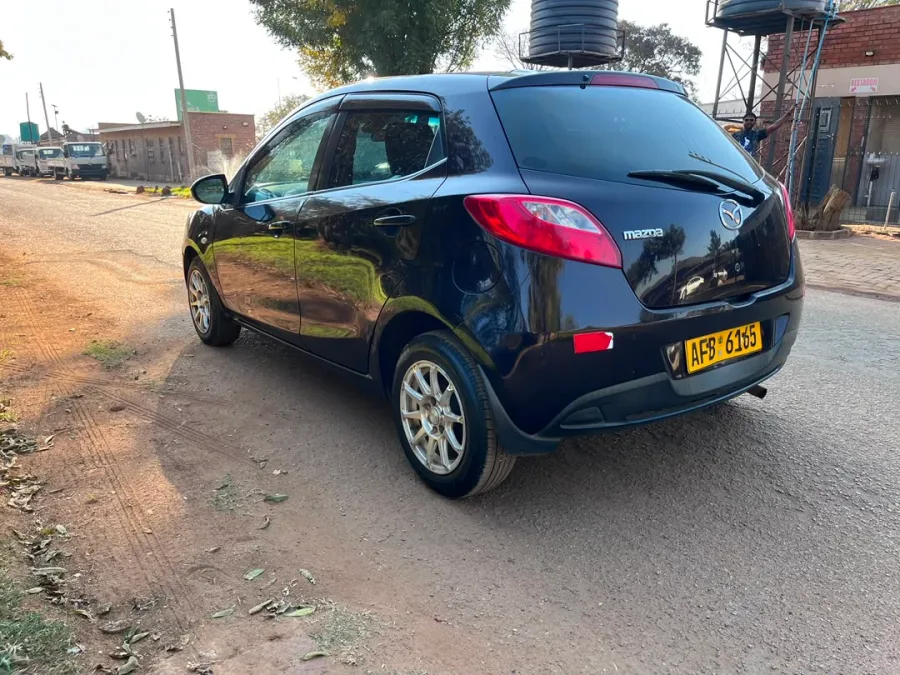 2015 Mazda demio Hatchback, wine red, 120,000 km