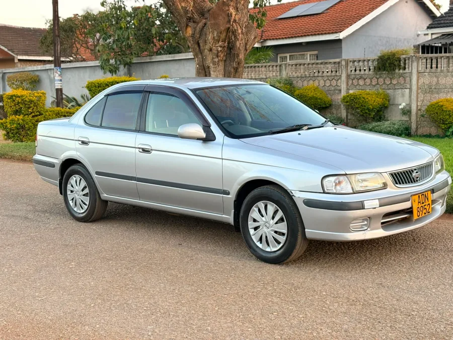 Nissan Sunny 2003 — Well-Maintained Sedan, 136,000 km