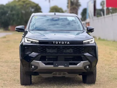 Toyota Hilux Travo Overland Plus 2.8L Turbo Diesel 4x4, delivery mileage