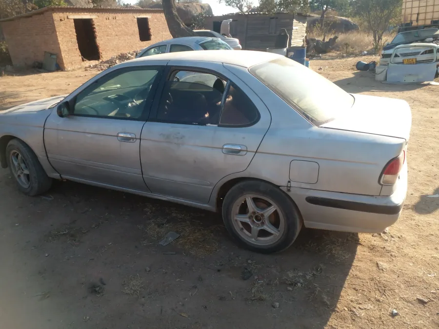 Nissan Sunny 1999 –auto Petrol, 195,000 km