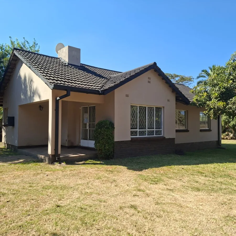 3-Bedroom House with Cottage on Corner Stand, Sunridge