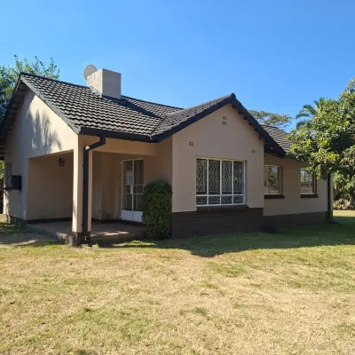 3-Bedroom House with Cottage on Corner Stand, Sunridge