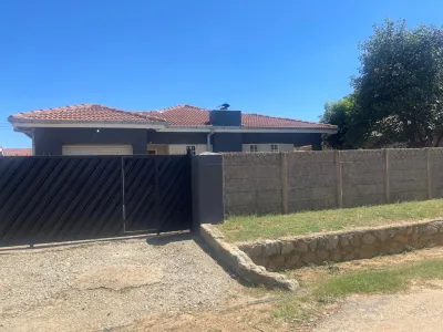 Modern Family Home in Zimre Park, Ruwa