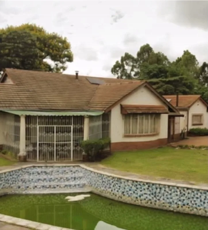 5 Bedroom House with 2 Bedroom Cottage, Hatfield
