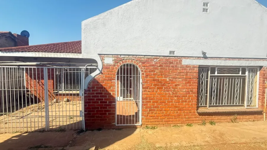 3-Bedroom Family Home with Cottage in New Marlborough