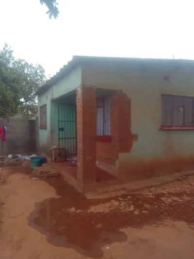 8 roomed House in Mufakose, Harare