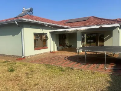 Modern 4-Bedroom Villa in Borrowdale – Solar-Powered Family Home