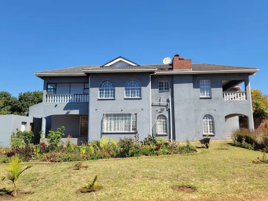 Spacious 8-Bedroom Home in Borrowdale with Solar & Borehole