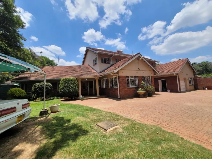 Highlands Executive Home: Pool, Tennis, Dual Boreholes