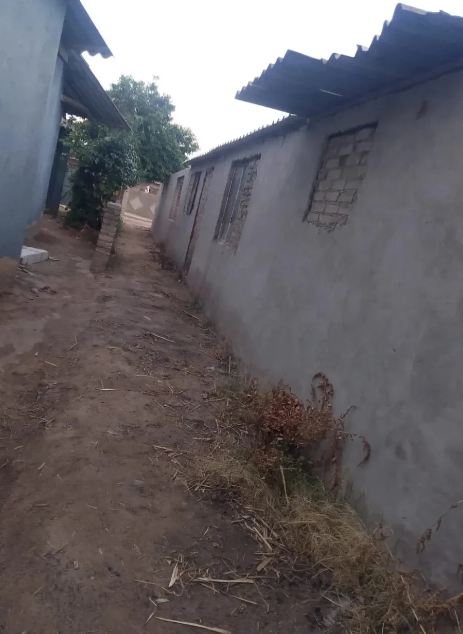 Incomplete 7-Roomed House on 325sqm in George, Ruwa