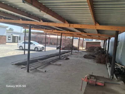 Industrial Property with 5 Shops, 2 Workshops and Cottage in Shamrock Park