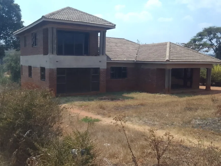 5-Bedroom House on 1,000 sqm Stand in Charlotte Brooke