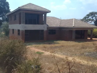 5-Bedroom House on 1,000 sqm Stand in Charlotte Brooke