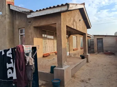 6-Bedroom House with 3-Roomed Cottage, Granary Park, Harare