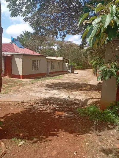 Eastlea 3-Bedroom House with Solar, Borehole, and Pool