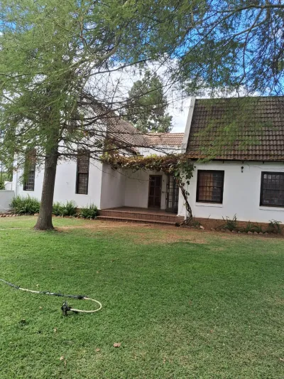 Alexandra Park Commercial Building, 11 Offices, Harare North