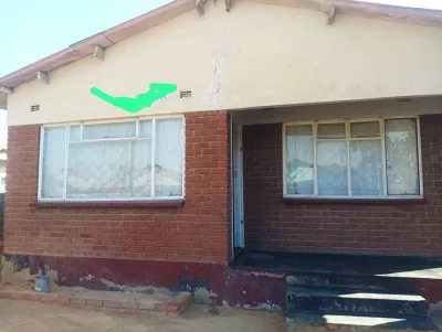 4-Bedroom House in Chitungwiza Unit L with Borehole