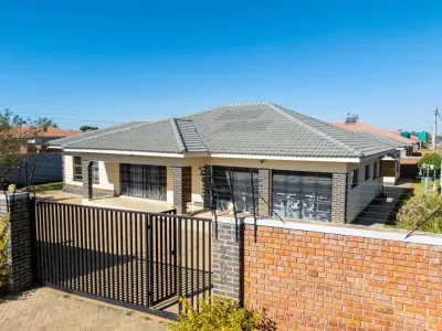 Modern 4-Bed House in Manresa, Harare East