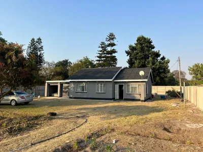 Modern 3-Bed Cottage, Waterfalls – Spacious Yard & Borehole
