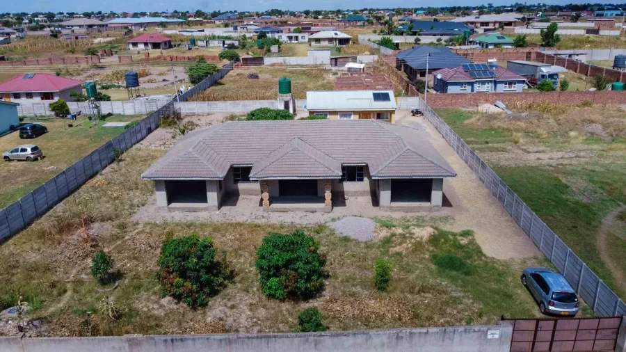 5-Bedroom House with 2-Bedroom Cottage, Waterfalls, Harare