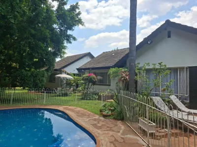5-Bedroom Family Home on 4,667m² Stand in Borrowdale West