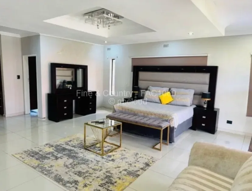 Spacious 6-Bedroom Family Home in Borrowdale