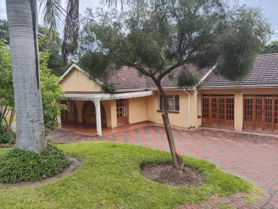 4-Bedroom Family Home in Glen Lorne with Pool and Triple Garage