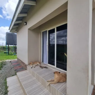 Modern 2-Bedroom Cottage on 908m² Stand, Haydon Park