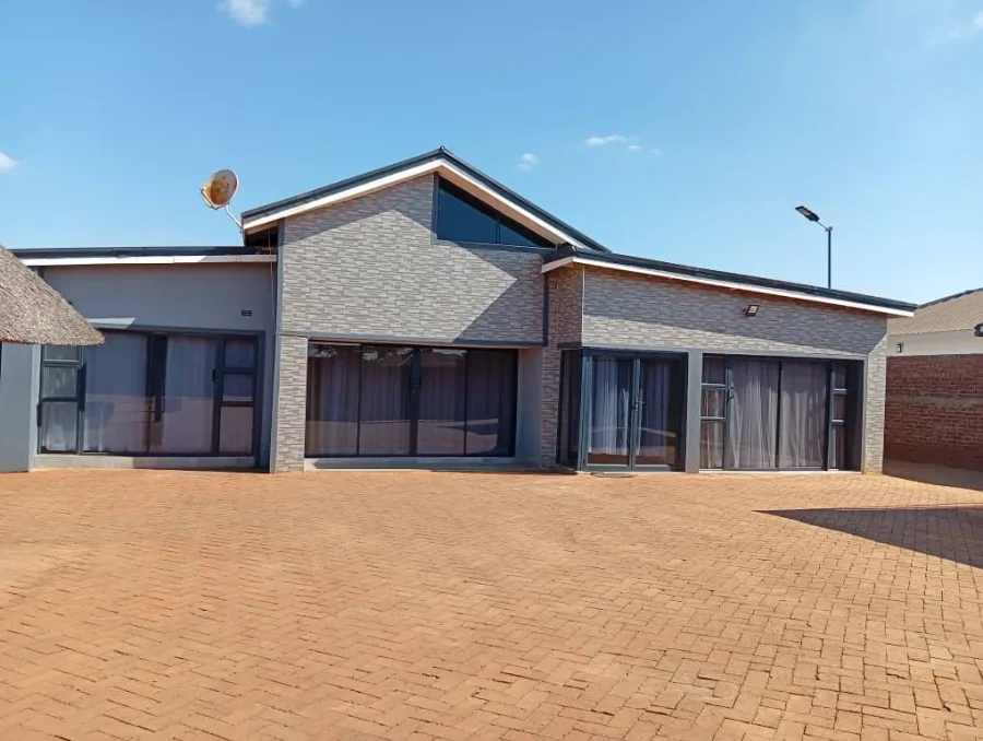 Luxury Home On 1,100sqm | Mount Pleasant Heights,A Prime Address With Endless Potential