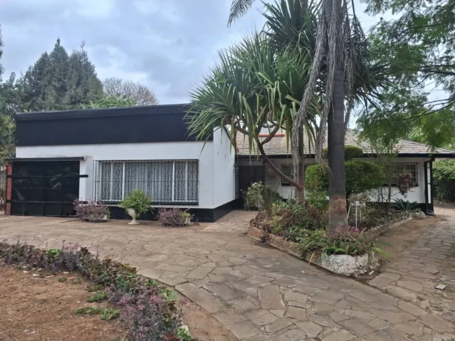 Waterfalls Brick Home on Acre with Borehole & Solar