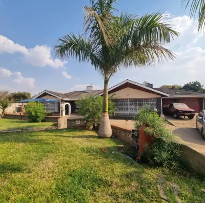 Old Marimba 5-Bedroom House with Cottage on 3,000m² Stand