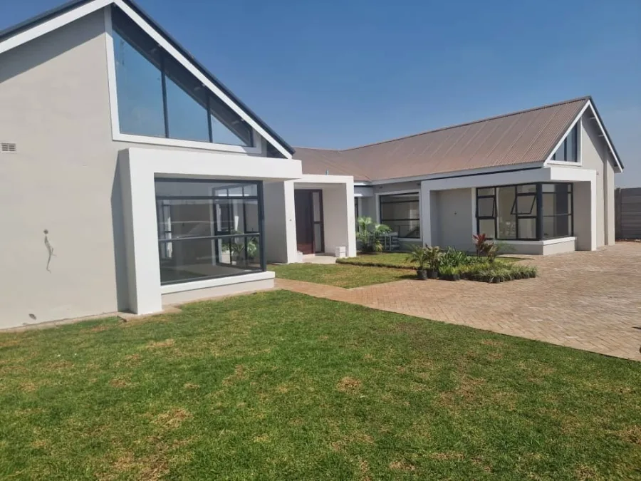 Modern Executive Family Home, Mt Pleasant Heights, Harare West