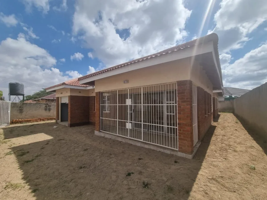 Modern 3-Bedroom House in Waterfalls, Harare South