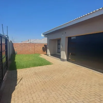 4-Bedroom Home in Mabelreign with Solar & Borehole