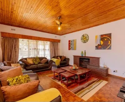 3-Bedroom House with Cottage & Staff Quarters, Mabelreign
