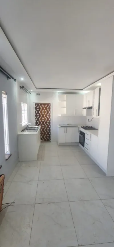 Modern 3-Bed Cluster Home in Bluff Hill, Harare West